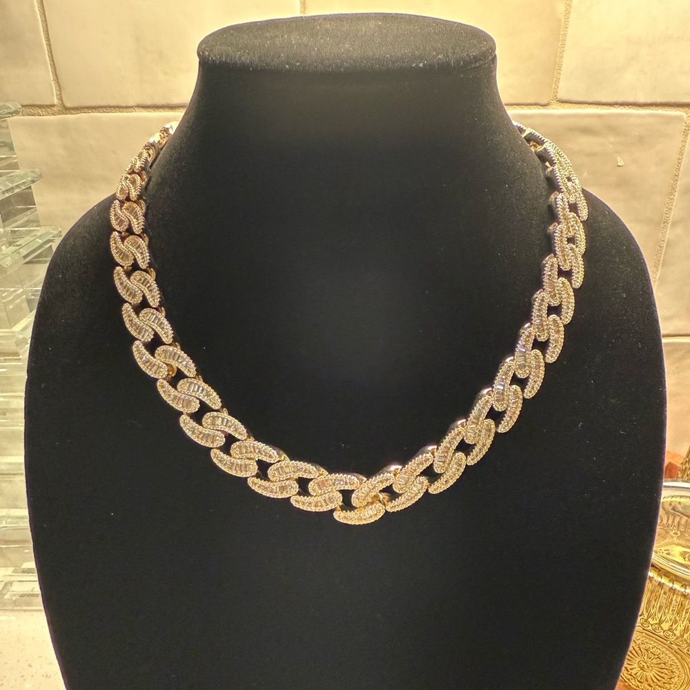 Chunky 16” Gem cut Gold Chain Necklace